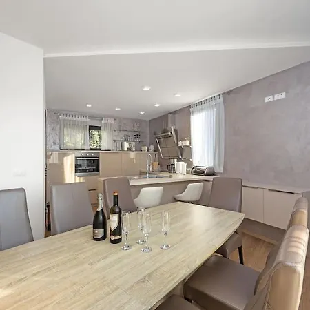 Bella Apartmán Pjescana Uvala